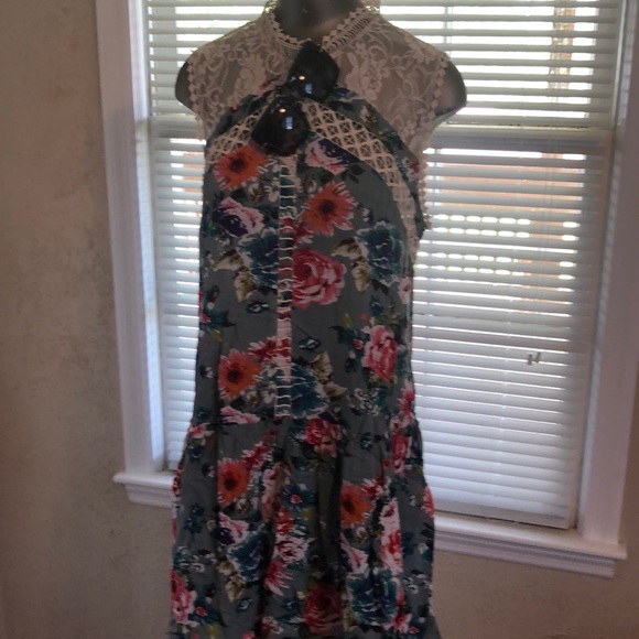 Floral dress - Picture 2 of 3